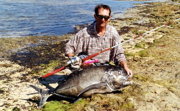 Belle carangue ignobilis pche par Mr Herv Rouch  Madagascar sur un Magic Pop 165