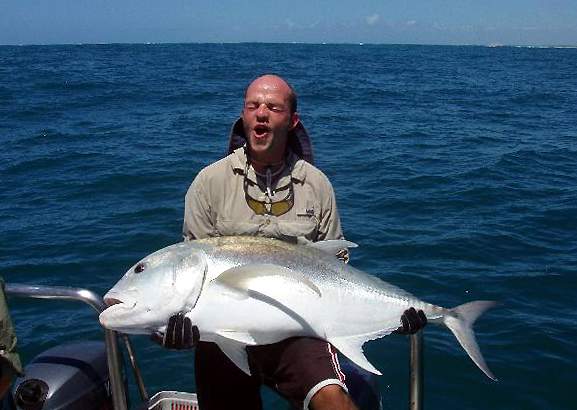 Grosse carangue Ignobilis pche par Mr Andrew Mc Duff au Mozambique sur un Big Nose Orion