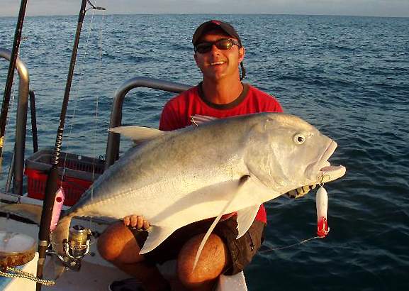 Grosse carangue Ignobilis pche par Mr Bertrand Picarda au Mozambique sur un CX 165 Orion